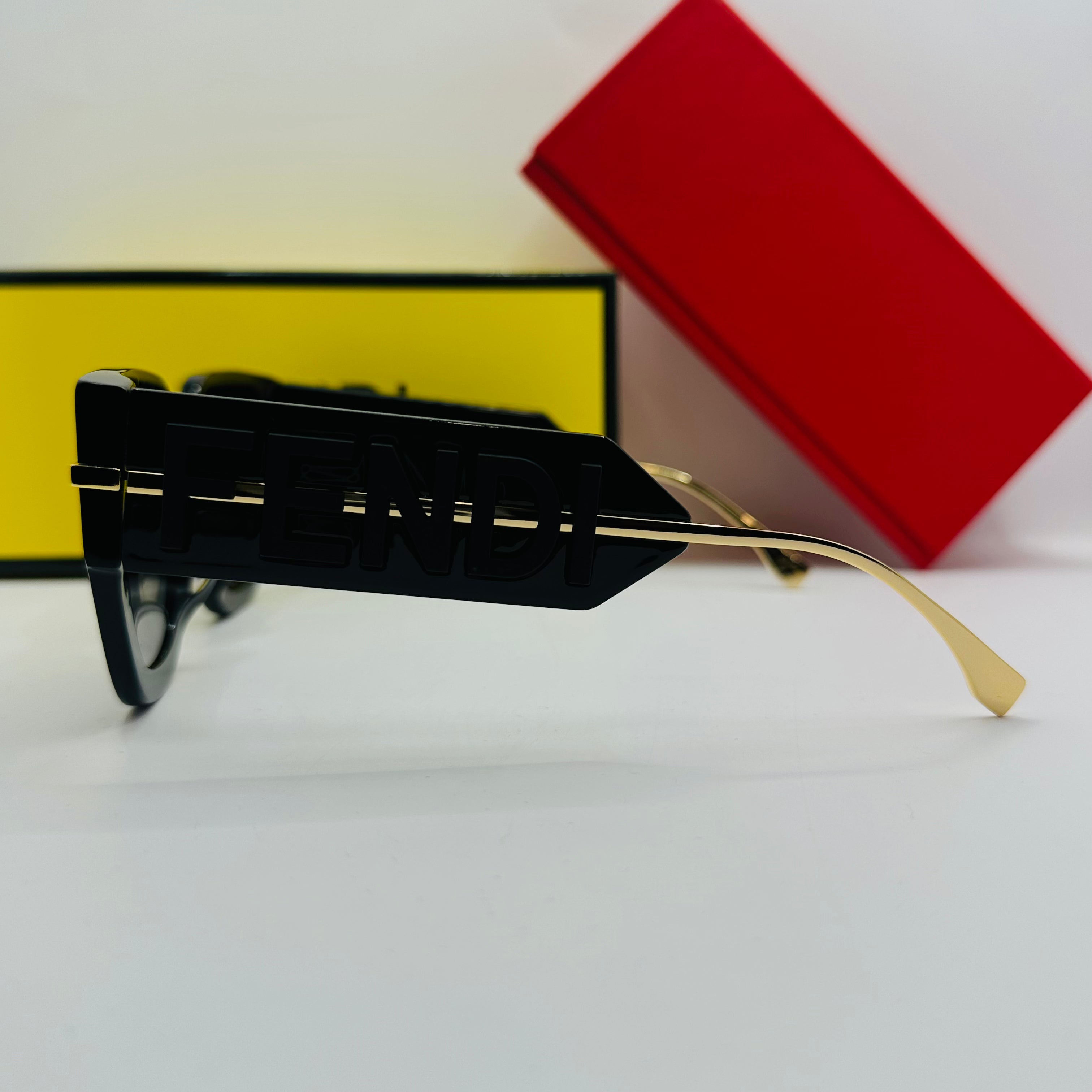 Fendi FE40097I