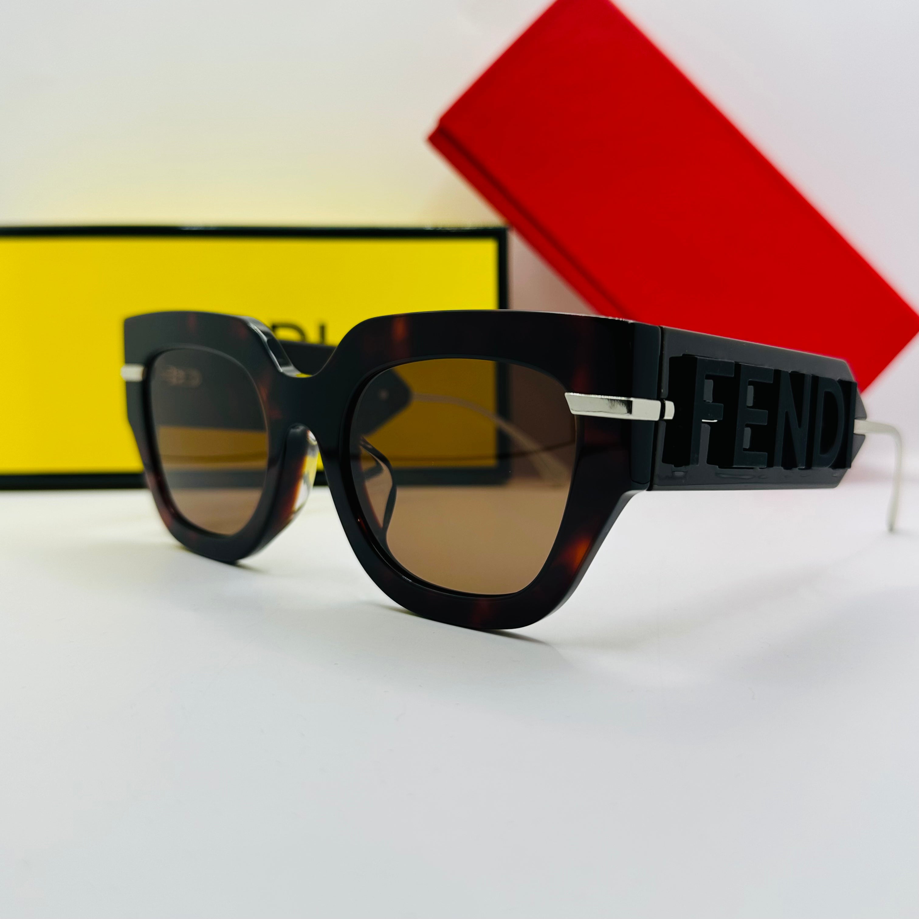 Fendi FE40097I