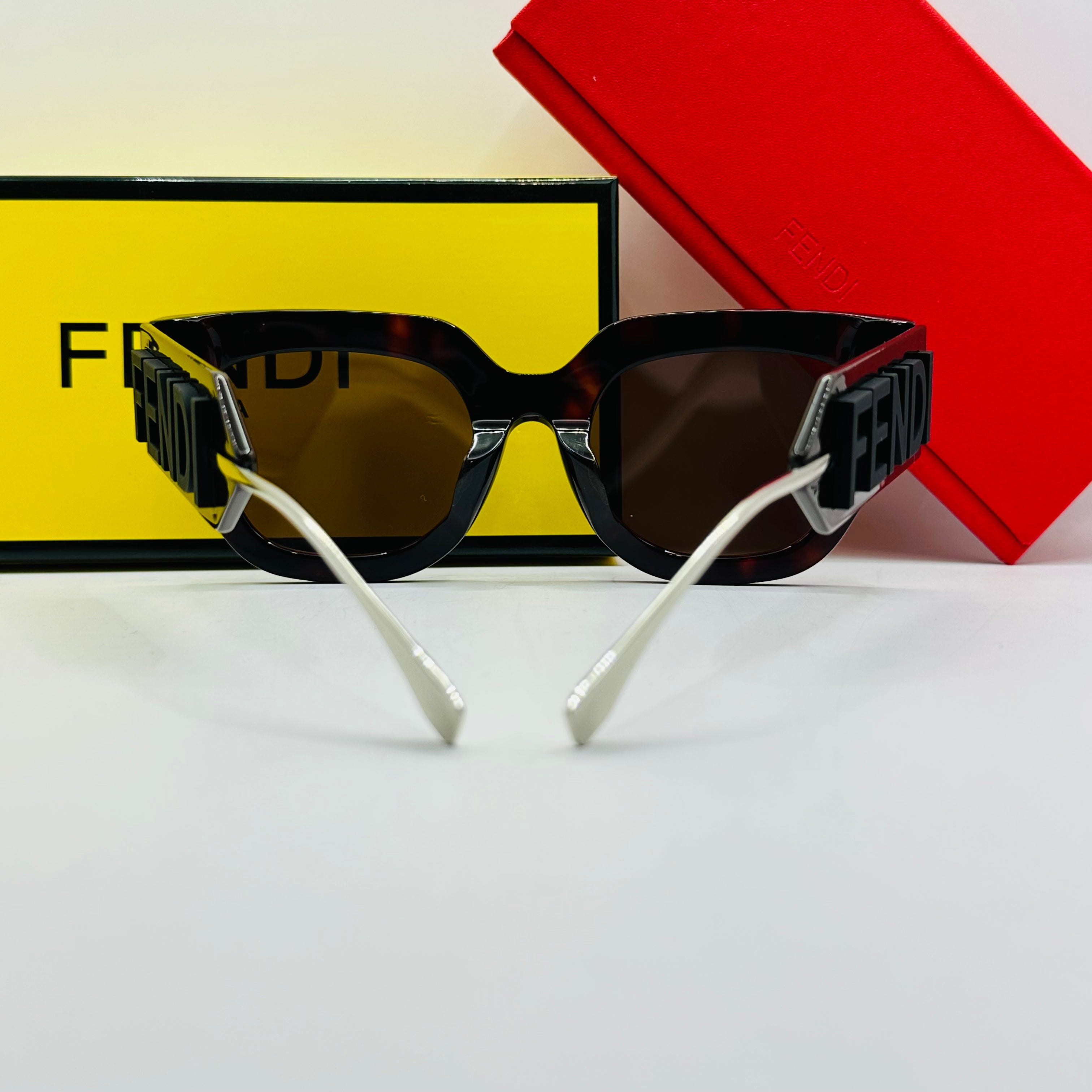 Fendi FE40097I