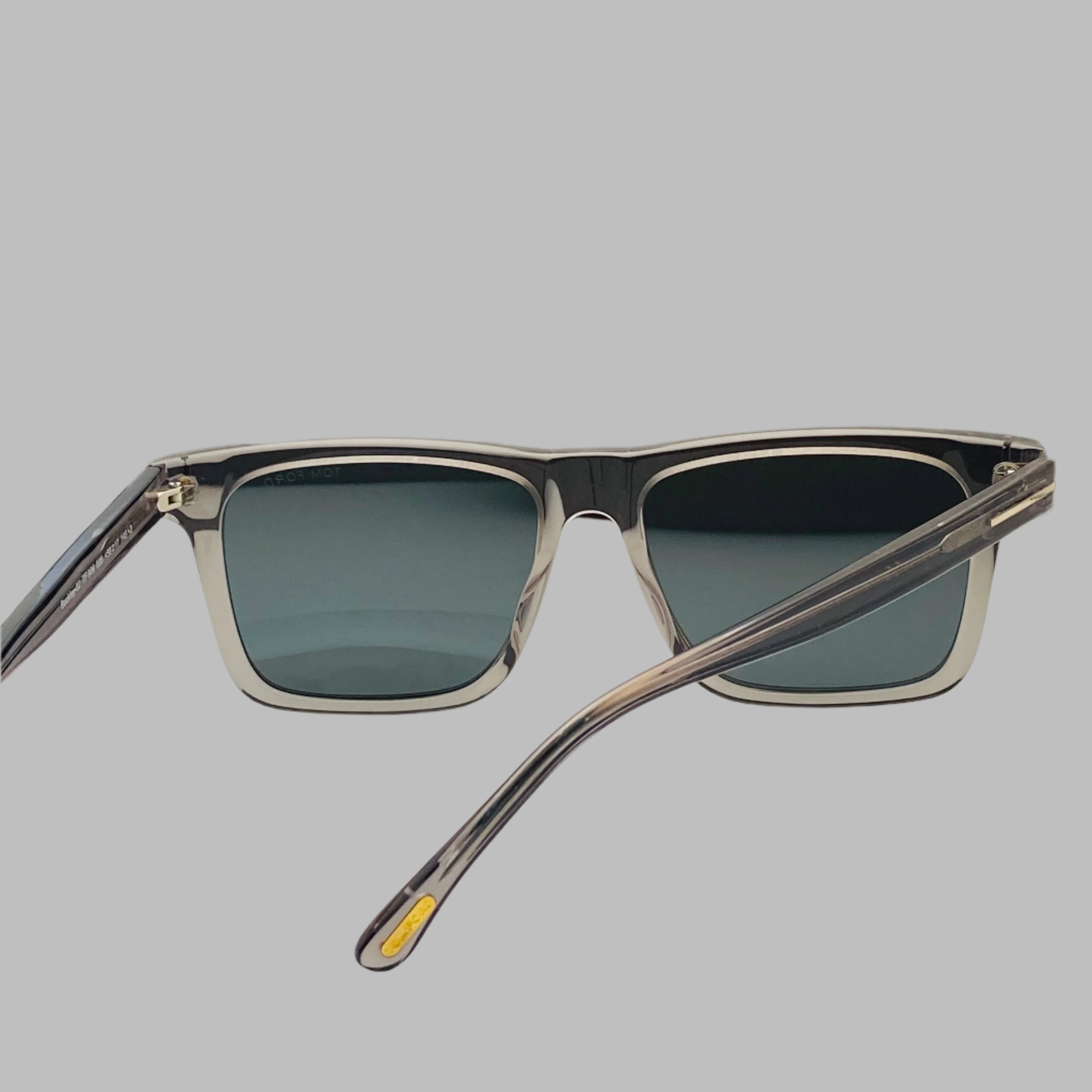 Tom Ford Buckley TF906